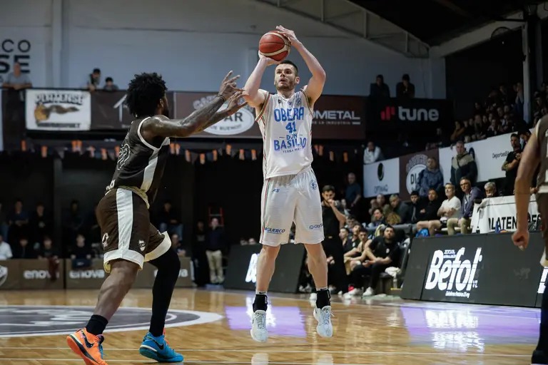 Liga Nacional de Básquet: OTC no lo pudo cerrar ante Platense y sumó una nueva caída 2 WhatsApp Image 2025 11 21 at 08.16.55 1 - 1