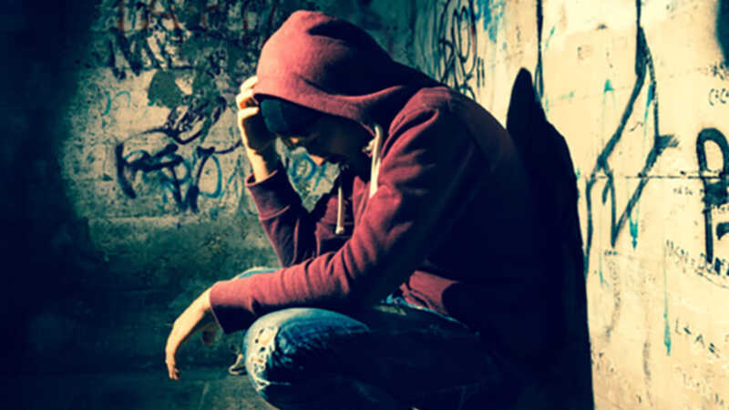 Advierten sobre la presión social y emocional en adolescentes 4 La presión por pertenecer: una problemática que atraviesa a los adolescentes