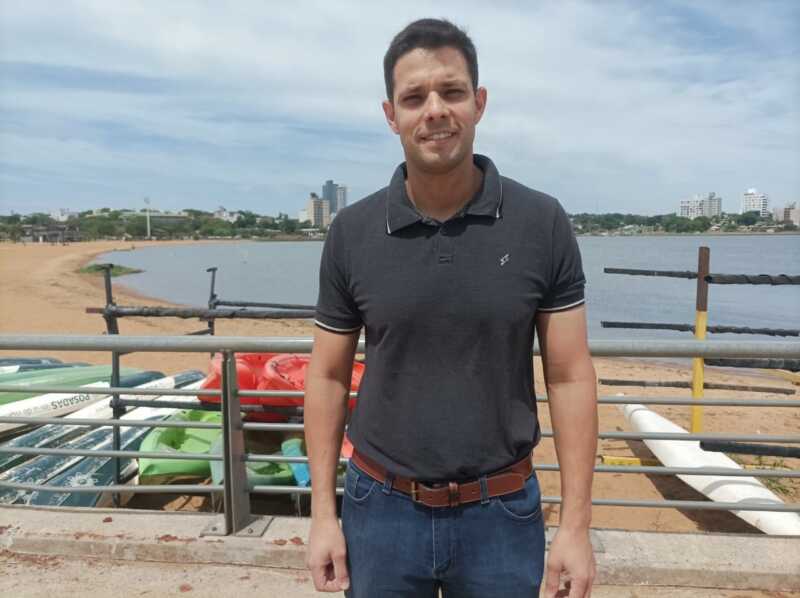 El director de Deportes Náuticos, Isaac Villalba, confirmó que los trabajos para instalar las mallas están en marcha.