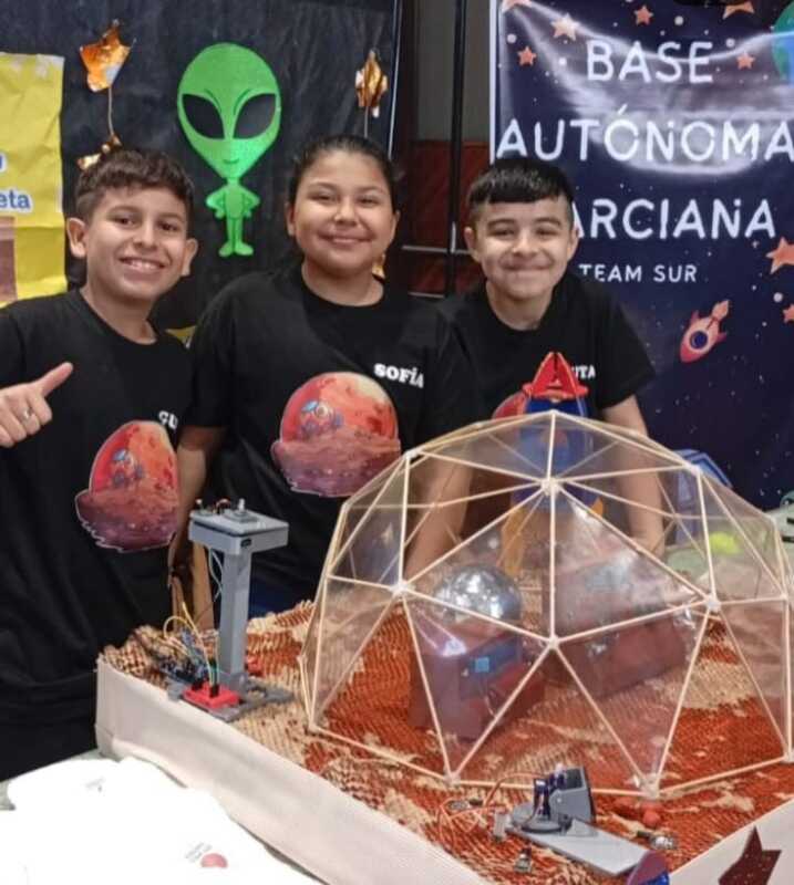 El sueño que no fue: denuncian que dejaron a niños sin su viaje al Mundial de Robótica en Singapur 2 espacio maker posadas