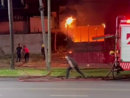 Incendio consumió un local abandonado en Posadas: no se registraron víctimas fatales Posadas incendio