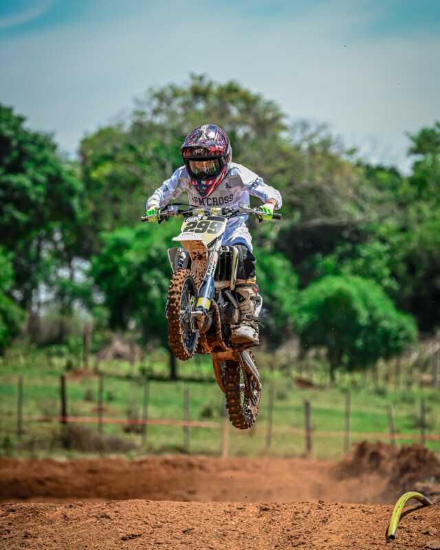 El motocross misionero será federado y los pilotos tendrán licencia de la FMMCEyK 2 La APCM alcanzó un acuerdo con la FMMCEyK para que los pilotos del Campeonato Misionero de Motocross cuenten con licencia federativa desde la temporada 2026.