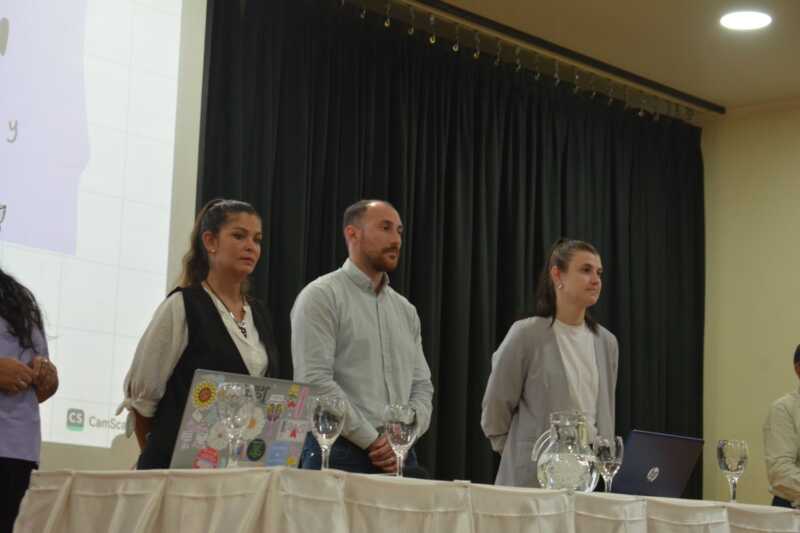 La Subsecretaría de Primera Infancia capacitó a docentes y cuidadoras sobre autismo y TDAH en Oberá 2 El Ministerio de Desarrollo Social promueve capacitaciones para garantizar una primera infancia inclusiva en Misiones.