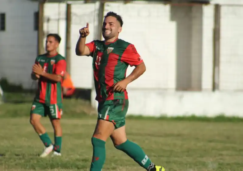 Provincial de la FeMiFu: el domingo comienzan los cuartos de final rumbo al Regional Amateur 5 La FeMiFu confirmó la programación de los cuartos de final del Torneo Provincial 2026. La Canterita, Tuyutí, AEMO, Ex Alumnos, UCDE, Mandiyú, 9 de Julio y Nacional buscarán un lugar en semifinales y seguir soñando con la clasificación al Regional Federal Amateur 2027.