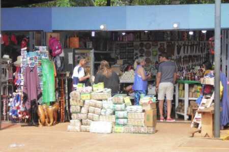 Iguazú en alerta: crece el endeudamiento y el trabajo informal en comercios comercio en iguazú
