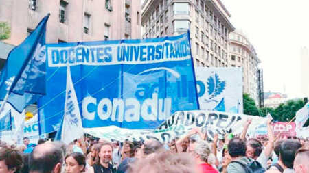 Federico Montero: “Estamos destruyendo la universidad pública y pegándonos un tiro en el pie” La dirigente sindical sostuvo que el conflicto universitario continúa y remarcó que la defensa de la educación pública seguirá siendo una prioridad para el sector.