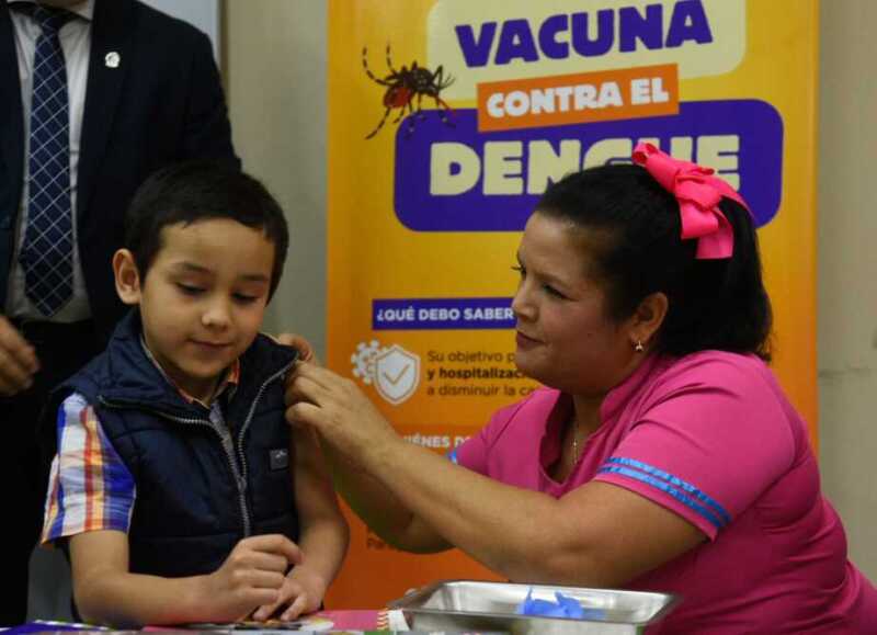 Itapúa inició la vacunación contra el dengue para niños de 6 a 8 años dengue vacuna