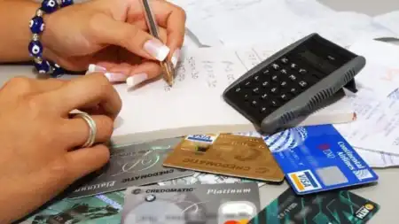 La deuda promedio con bancos y billeteras virtuales llega a $5,6 millones por cliente Adolfo Safrán anunció un régimen de asistencia financiera para trabajadores públicos y beneficiarios del IPS afectados por situaciones de sobreendeudamiento.