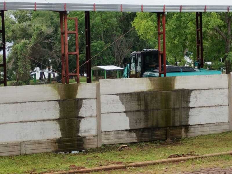 Tras años de gestiones y denuncias, los vecinos de Villa Cabello insisten en una definición de fondo: que se garantice el acceso público a los últimos 400 metros de costa natural de Posadas.