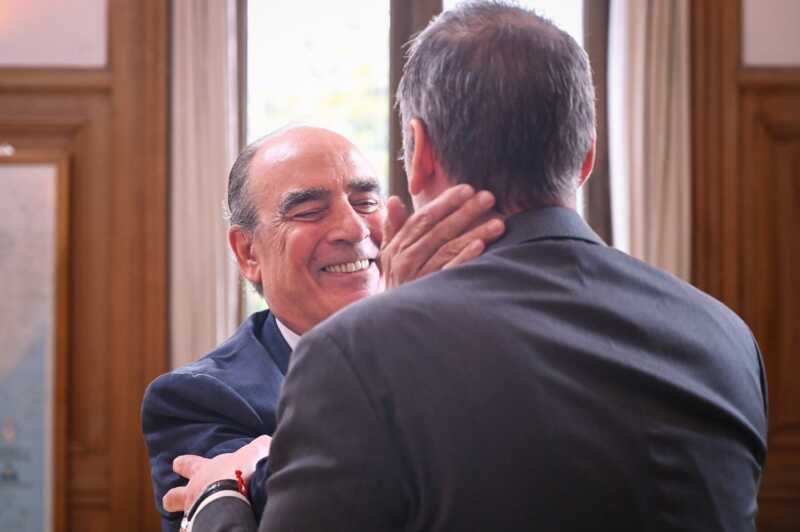 Javier Milei tomó juramento a Manuel Adorni como nuevo jefe de Gabinete 2 francos adorni - 1