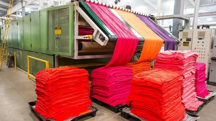 La industria trabajó al 57% de su capacidad y cada vez se fabrica menos ropa 1 industria textil argentina