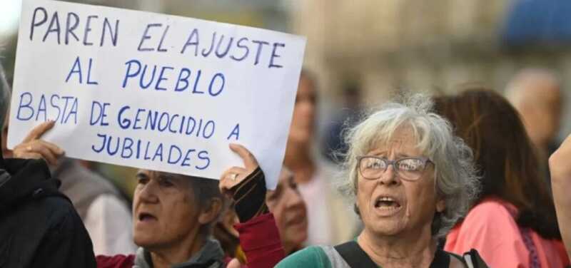Los jubilados mantendrán la actualización por IPC, aunque el bono que completa la mínima seguirá congelado por segundo año consecutivo.