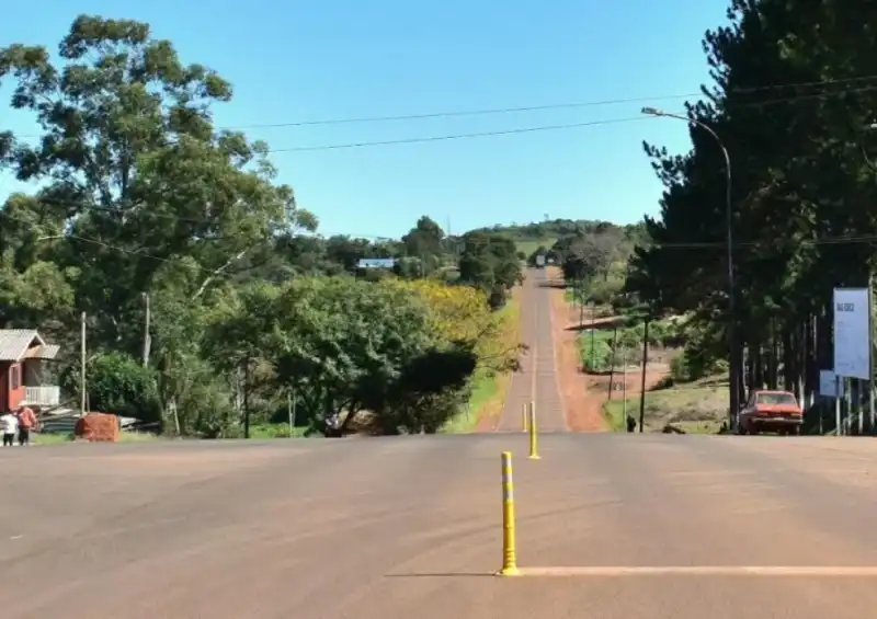 Pozo Azul: Conductor terminó en el Samic de Eldorado tras un despiste 5 md - 4