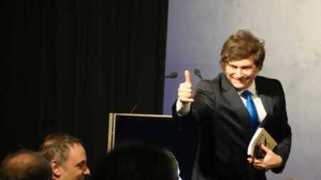 Milei defendió su programa económico en Corrientes y celebró el acuerdo con Estados Unidos Milei en La Rural: respaldo al plan económico, críticas al macrismo y proyección política hacia 2027.