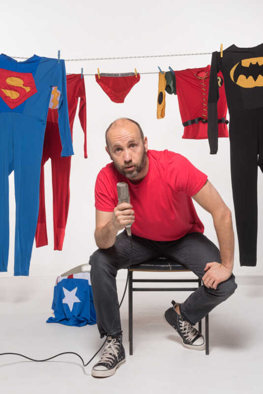 Monólogos Heroicos llega a Posadas por segunda vez: los superhéroes bajan del pedestal para hacer stand up monologos heroicos posadas