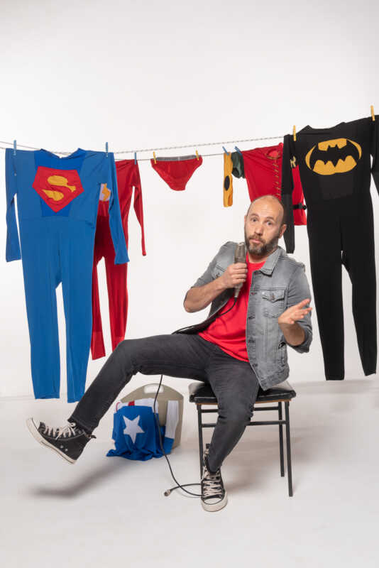 Monólogos Heroicos llega a Posadas por segunda vez: los superhéroes bajan del pedestal para hacer stand up 1 monologos heroicos posadas