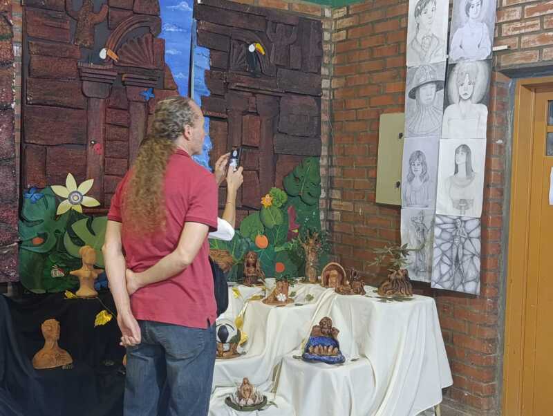 Jóvenes del B.O.P. N.º 9 muestran su talento en la Muestra Anual de Artes y Cerámica 2 muestra anual BOP 9 8 - 1