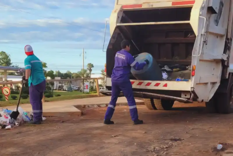 Más de veinte municipios de Misiones recurrieron a adelantos de coparticipación para intentar pagar sueldos y aguinaldos, según confirmó José Bautista Schiro.