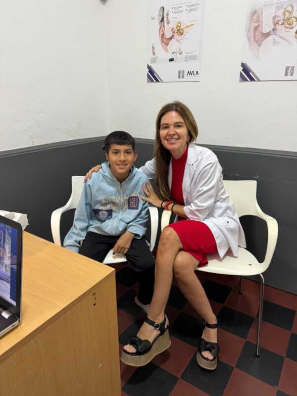 Cinco niños misioneros recuperaron la audición gracias a implantes osteointegrados 6 ninos implante 2 - 5