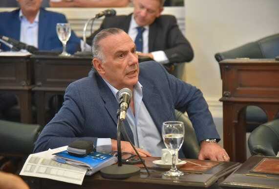 Político advirtió que “sería un error volver a concesionar la hidrovía a privados” 1 hidrovía senador