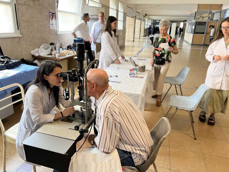 Oftalmólogos realizan fondo de ojos gratuito en Misiones para detectar a tiempo la retinopatía diabética.