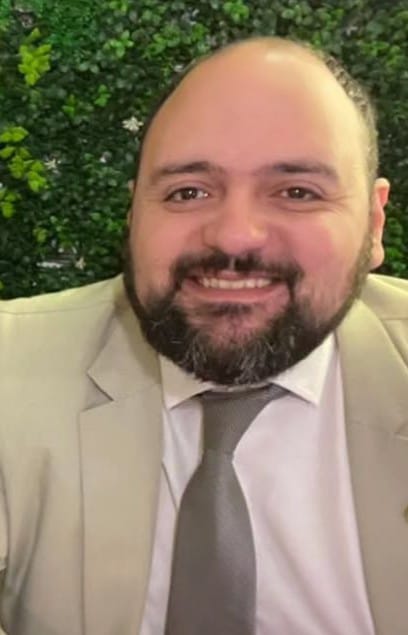 Pablo Almirón: “El Colegio de Abogados debe seguir creciendo, con independencia y modernización” 2 Pablo Almirón propone continuar modernizando el Colegio de Abogados de Misiones, fortalecer el rol profesional y mantener la independencia institucional.