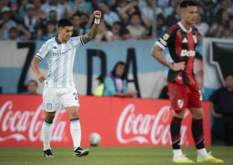 Racing superó a River en un final dramático y avanzó a los cuartos del Clausura 2025 2 racing2 - 1