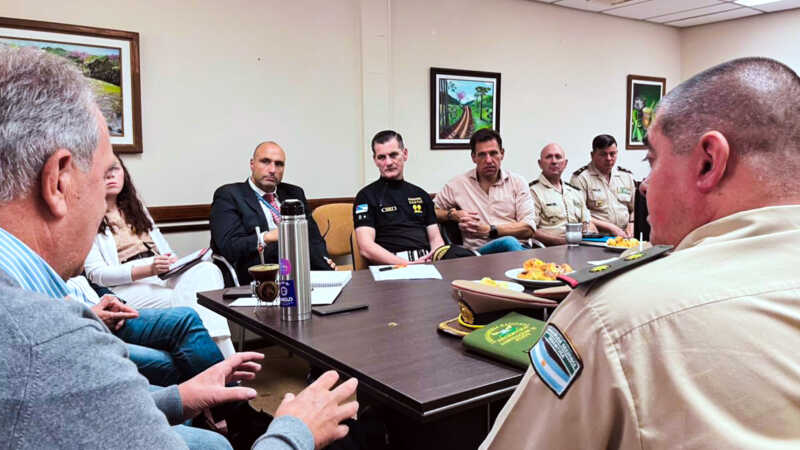 Misiones refuerza el control fronterizo ante el crecimiento del contrabando de tabaco 7 reunion agro tabaco frontera 3 - 6