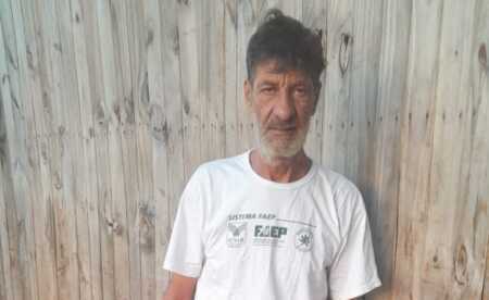 Un adolescente en riesgo y un padre desesperado: la otra cara de la salud mental en Puerto Iguazú “Roberto vive en una casa prestada, sin luz y sin trabajo; sostiene solo el cuidado de su hijo de 16 años con discapacidad y retraso madurativo.”