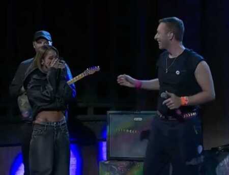 Chris Martin de Coldplay sorprendió en vivo al aparecer junto a Tini Stoessel en Tecnópolis tini
