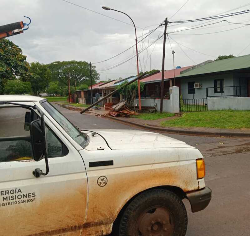 Energía de Misiones restableció el 90% del servicio eléctrico tras el paso de la fuerte tormenta tormenta