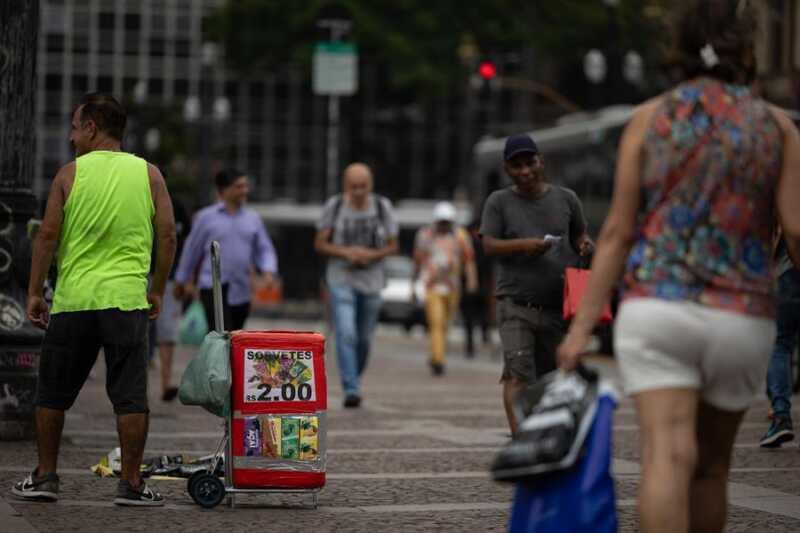 Brasil: Lula estudia una reducción de la jornada laboral 2 Brasil estudia modificar la jornada laboral y Lula reclama acelerar el cambio