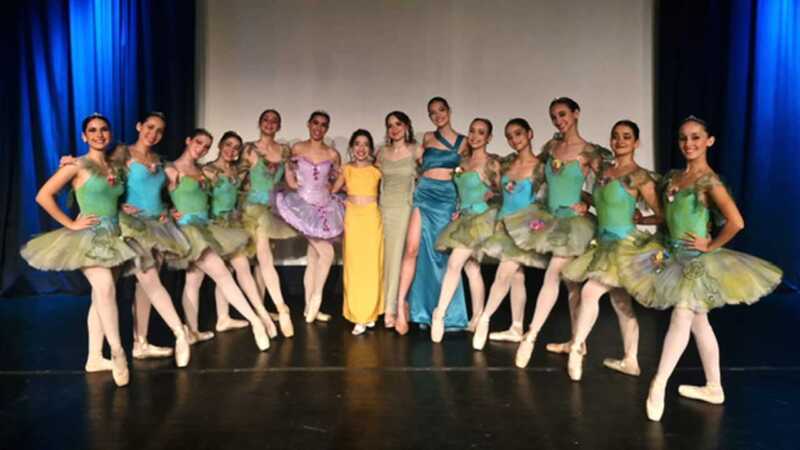 La Academia de Ballet de Moscú del Parque del Conocimiento entregó diplomas a nuevas bailarinas 2 La Academia de Ballet de Moscú del Parque del Conocimiento celebró una nueva graduación