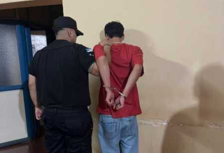 Alcoholizado, un joven quiso seguir la Navidad y terminó detenido en Apóstoles Un joven terminó detenido tras descontrol navideño en Apóstoles.