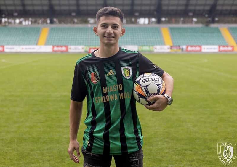 Camilo Villarreal sumó un nuevo título en Bolivia y cerró un año perfecto 1 Camilo Villarreal cerró un año perfecto: campeón en Grecia y en Bolivia con Real Potosí.