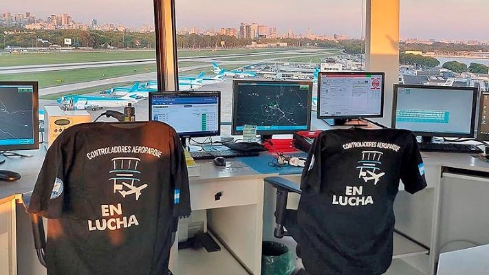Controladores aéreos: podrían volver los paros tras vencer la conciliación obligatoria controladores aéreos paro
