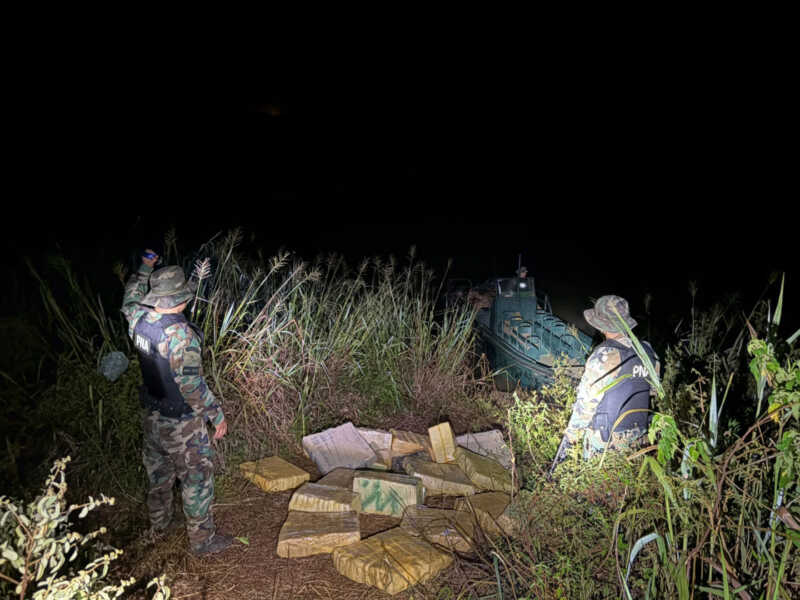 Secuestraron casi media tonelada de droga valuada en más de un millón de pesos en Montecarlo 2 Droga