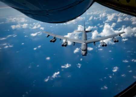 Tensión en el Caribe: bombarderos B-52 de EE.UU. sobrevolaron cerca de Venezuela EVUX4QRKBNCZLBDXKIZ72QBKHY - 2