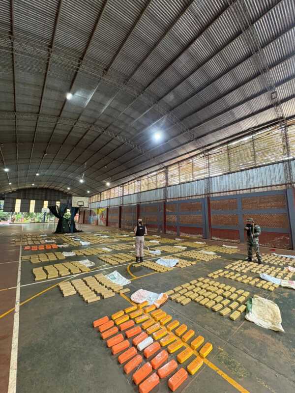 Golpe al narcotráfico en Eldorado: secuestraron más de 1.200 kilos de marihuana 2 Eldorado