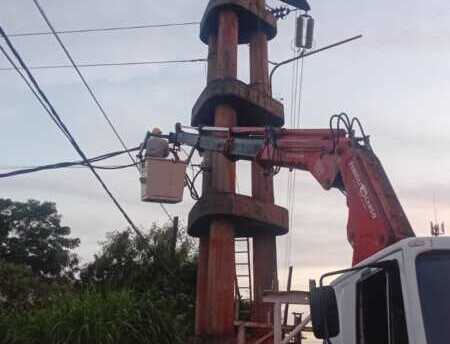 Candelaria y Garupá: trabajan para restablecer el servicio eléctrico Imagen de WhatsApp 2025 12 05 a las 19.52.42 94deb205 e1764975710671 - 3