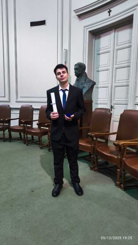 La fuerza de la universidad pública: un graduado de la UNaM premiado entre los mejores del país 6 Imagen de WhatsApp 2025 12 12 a las 08.42.45 2ec0046a - 5