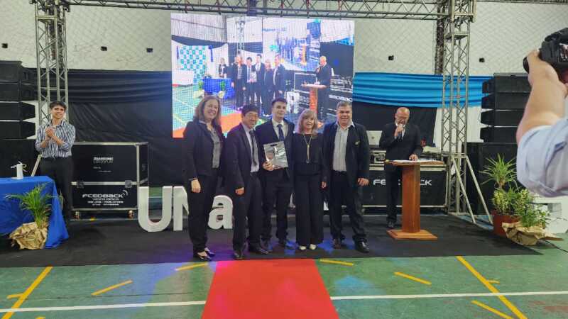 La fuerza de la universidad pública: un graduado de la UNaM premiado entre los mejores del país 4 Orgullo de la universidad pública: ingeniero de la UNaM recibe un premio nacional por excelencia