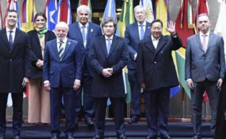 Entre cruces con Lula y sin acuerdo con la UE, Milei se presenta en la Cumbre del Mercosur Milei