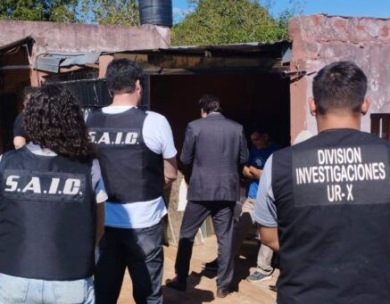Allanan viviendas de policías acusados por venta ilegal de armas en Misiones 1 Policías