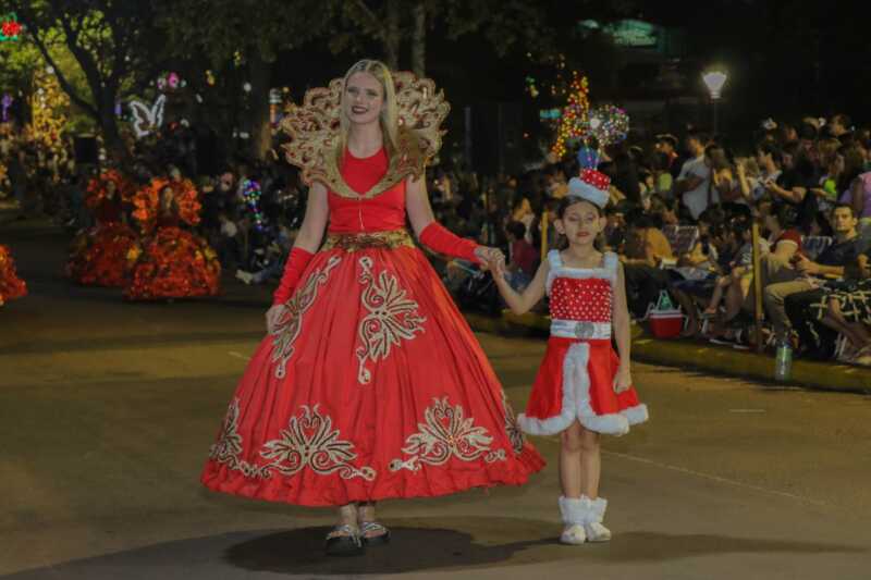 Cerca de 100 mil personas disfrutaron de la Fiesta Nacional de la Navidad en Alem 8 Navidad en Alem 7 - 7