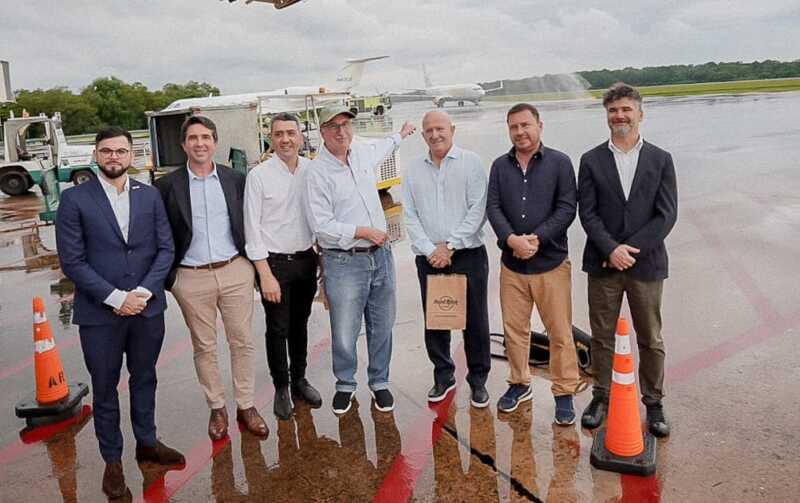 Iguazú: arribó el primer vuelo de la ruta que une Misiones con Lima 3 WhatsApp Image 2025 12 02 at 07.20.49 1 - 2