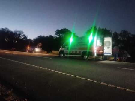 Noche accidentada en el interior: peatón herido en Cerro Azul y auto incendiado en San Vicente Noche accidentada en el interior
