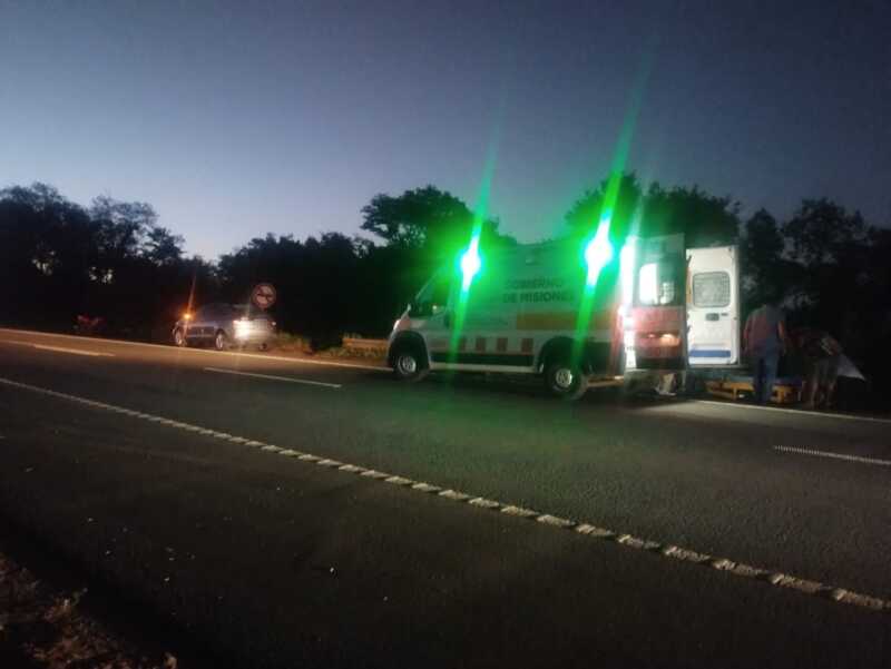 Noche accidentada en el interior: peatón herido en Cerro Azul y auto incendiado en San Vicente Noche accidentada en el interior