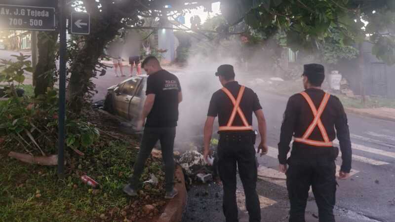 Noche accidentada en el interior: peatón herido en Cerro Azul y auto incendiado en San Vicente 2 WhatsApp Image 2025 12 04 at 07.44.59 - 1