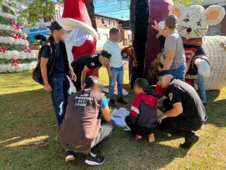 Hallaron a la menor buscada en Alem: estaba escondida dentro de un adorno navideño menor buscada en Alem